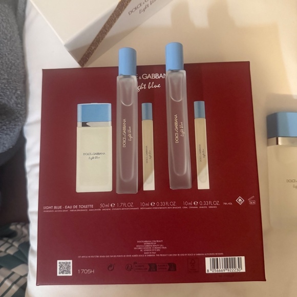 New Dolce&Gabbana Light Blue Eau de Toilette Travel Spray, (0.33 oz) - Picture 2 of 2